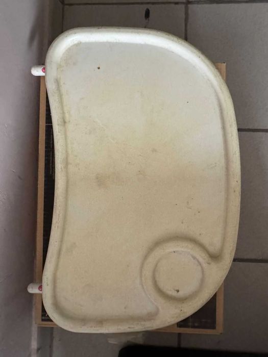 Детское кресло с обеденный столом