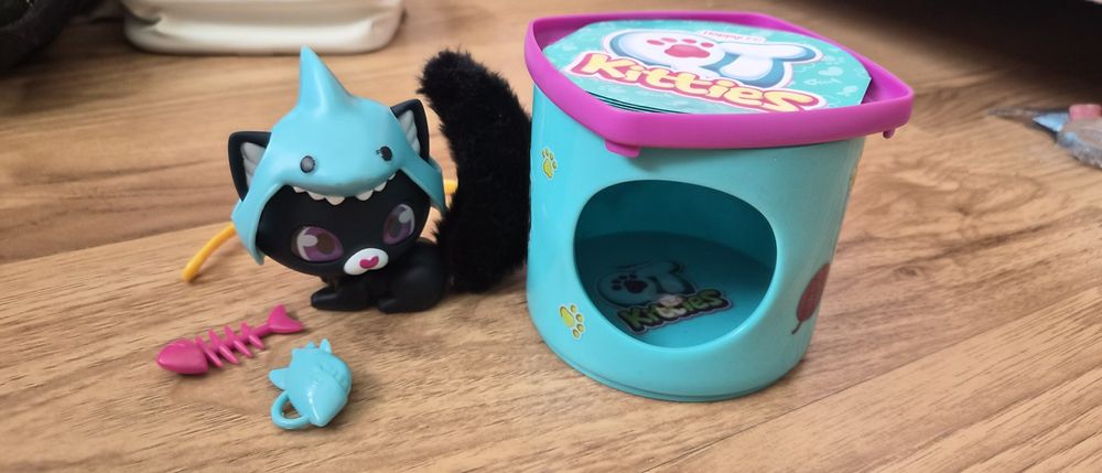 Играчка  Kittie  котенце в къща