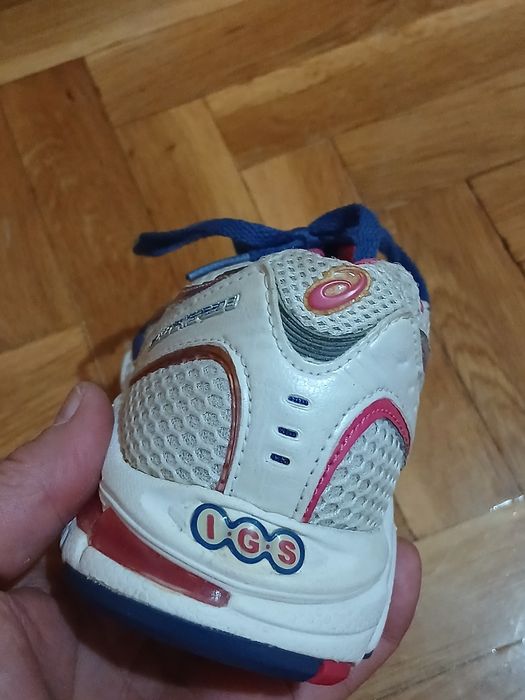 Маратонки ASICS Намаление