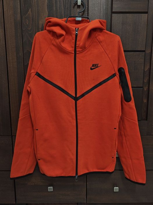 Nike tech fleece червен