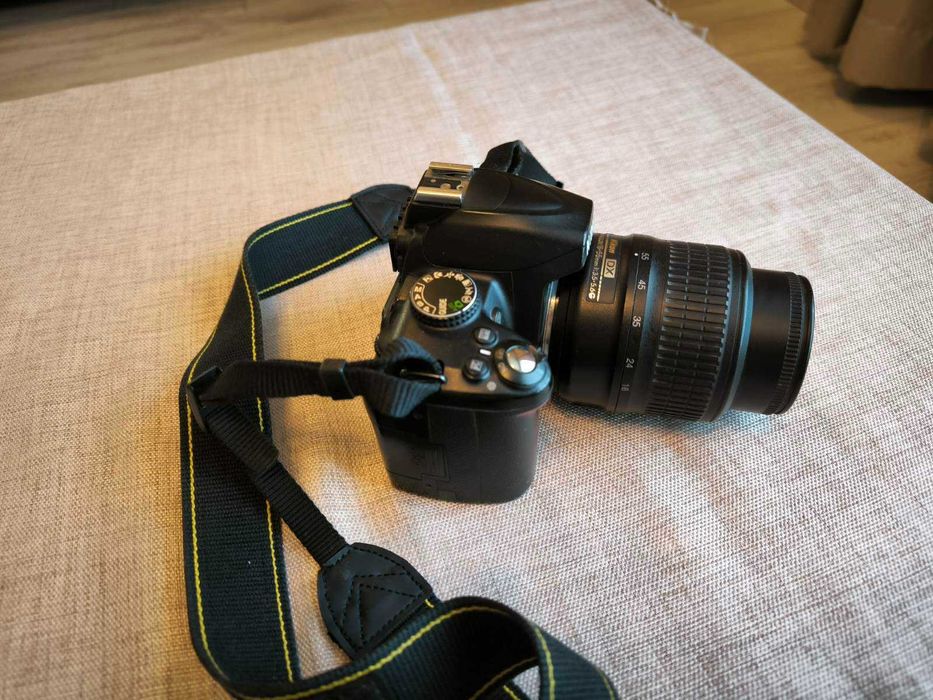 Фотоапарат Nikon D3000 в отлично състояние