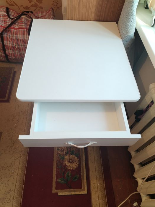 Продам новый стол книжка
