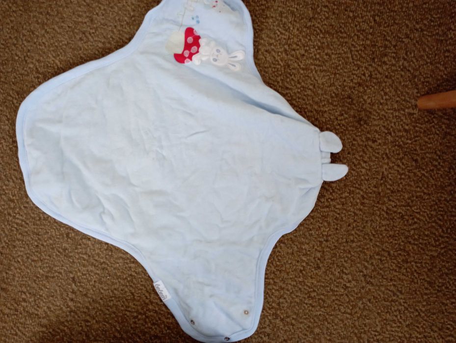 Бебешки гащеризони и подплънки за кърмачки