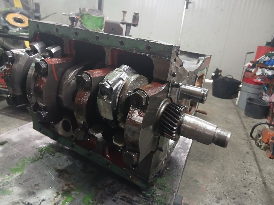 Reparati tractoare