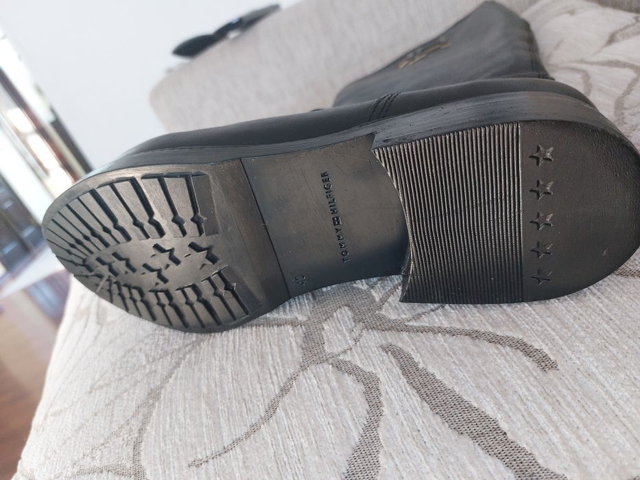 Продам сапоги демисезонные Tommy Hilfiger 40 размер