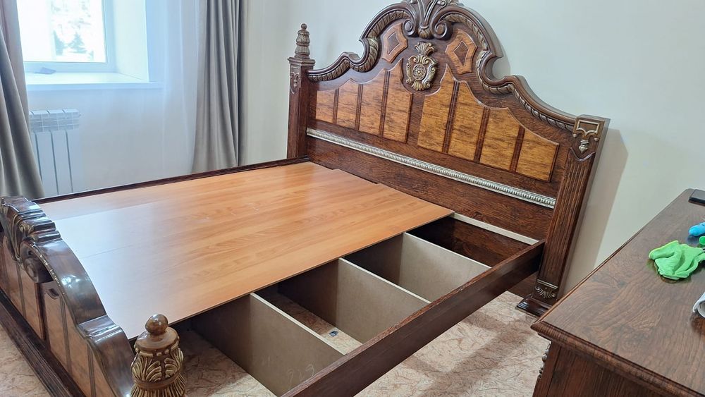 Спальный гарнитур