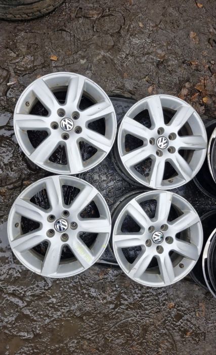 Продам поло фольсваген 4 титанки R15