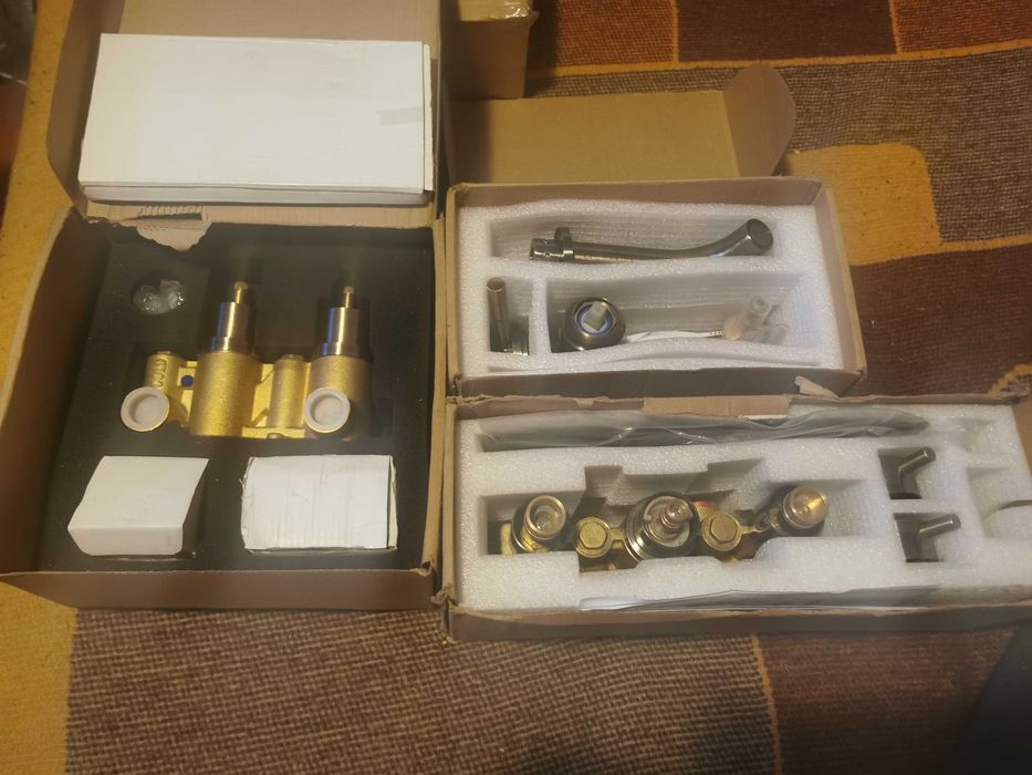 Set baterii duș,cada si lavoar Aqualisa. încorporată, premium