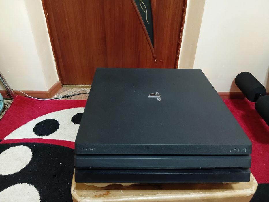 Play Station 4pro 1tb