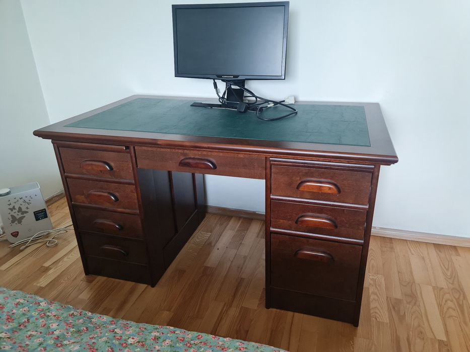 Стол и кресло  для кабинета