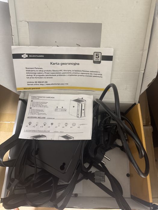 Carcasa Aqirys cu sursa silentiumPC 650W