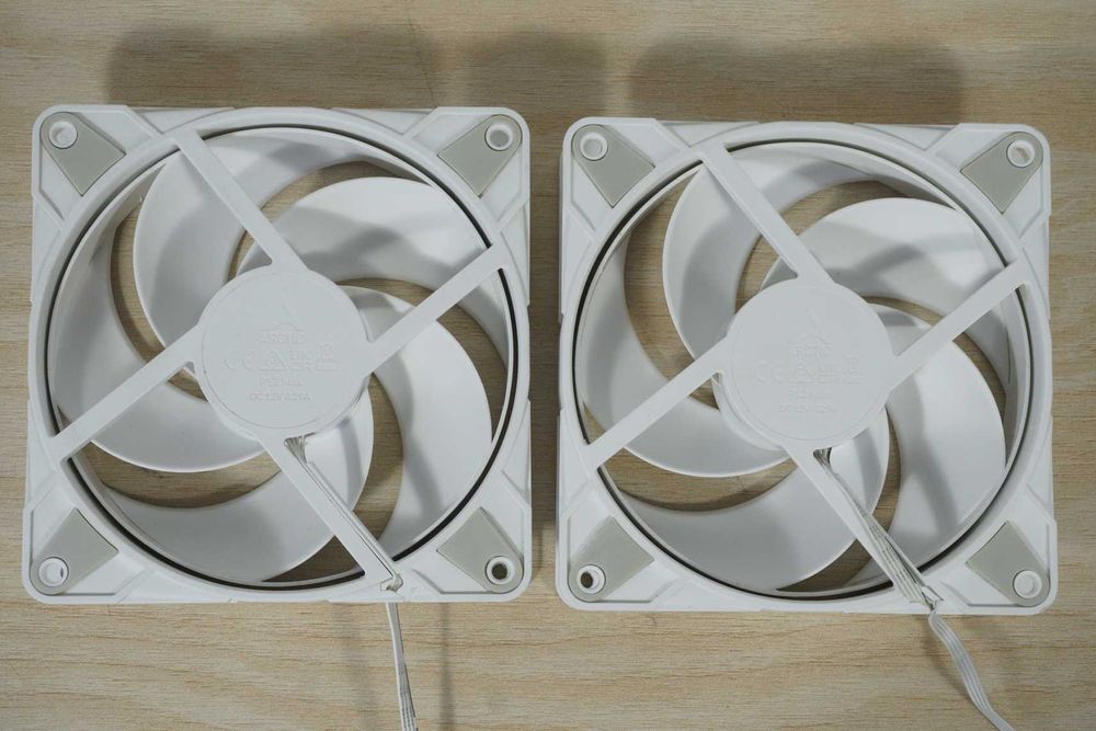 2x 120mm Вентилатора Arctic White P12 Max / Бели / Вкл.ДДС