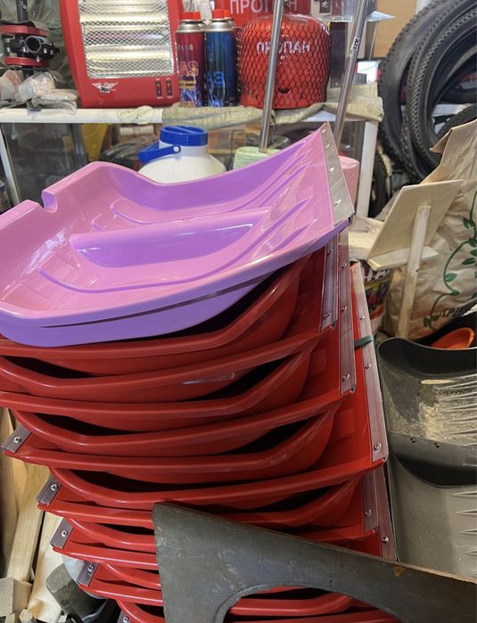 Лопаты для снега .Шкребки.Мётла. Корыто