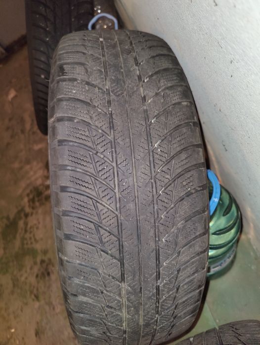 4бр Зимни Гуми Bridgestone BLIZZAK LM001 215/65 R17 99H