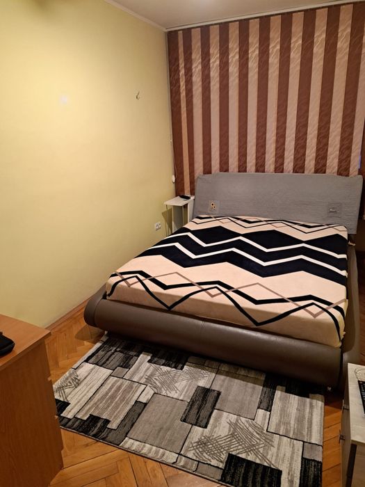 Vand apartament 3 camere