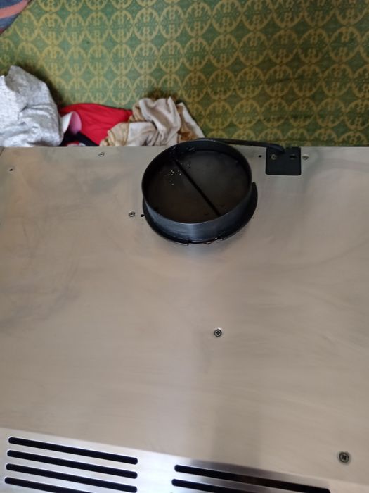 Vând hota inox Beko