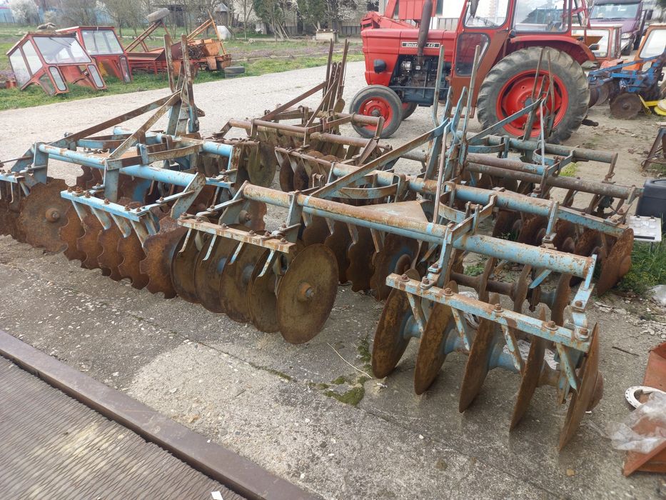 Disc agricol  semanatoare porumb con ingrasaminte universal dtc utb fi