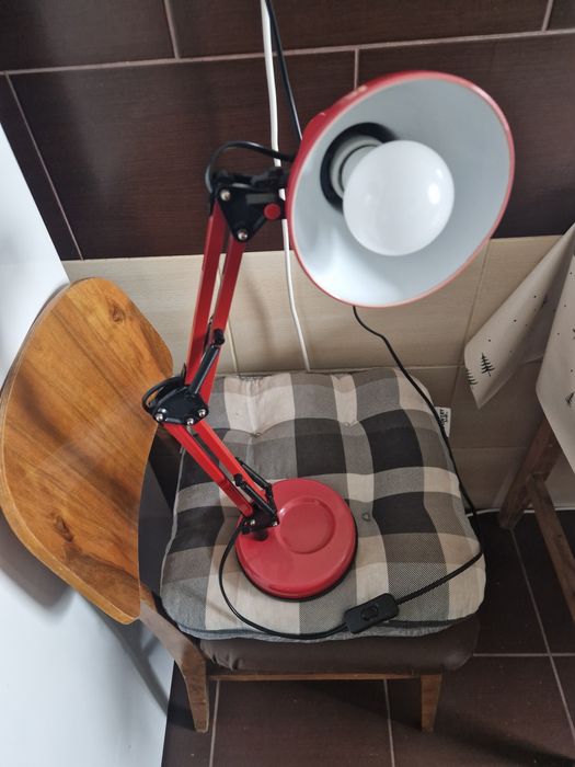Lampa pentru birou.