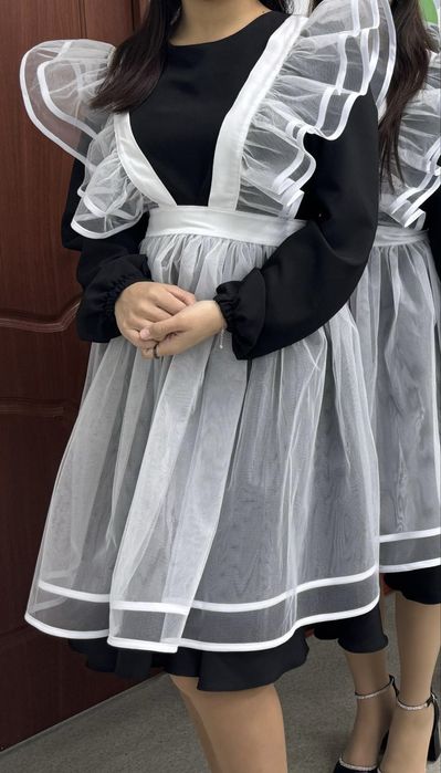 Фартук (қара көйлегімен)