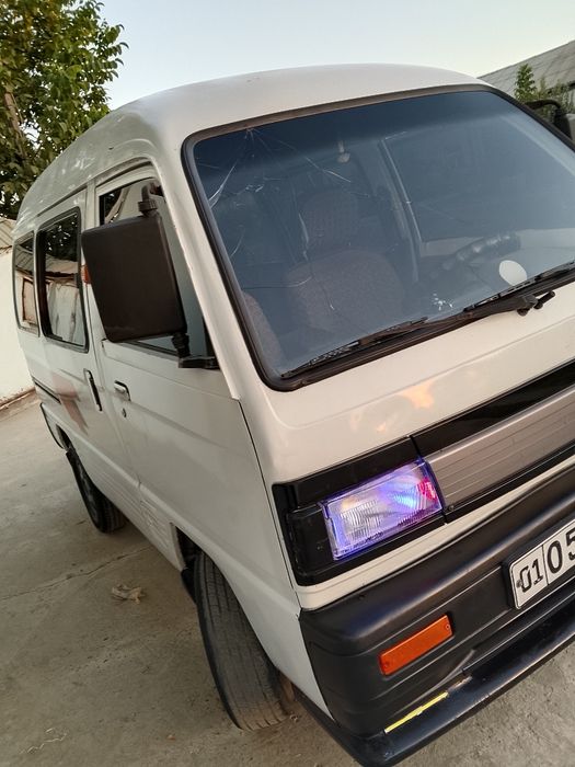 Moshina masla 6 oy oldin motordan chiqqan yangi mayor quyilgan