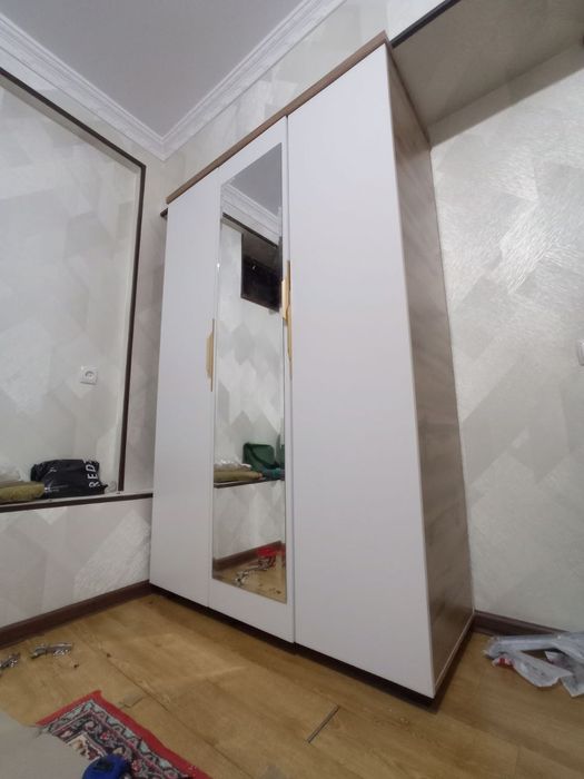 Shkaf 3 eshik ishlab chiqaruvchodan garantiya Bernadette sfatiga