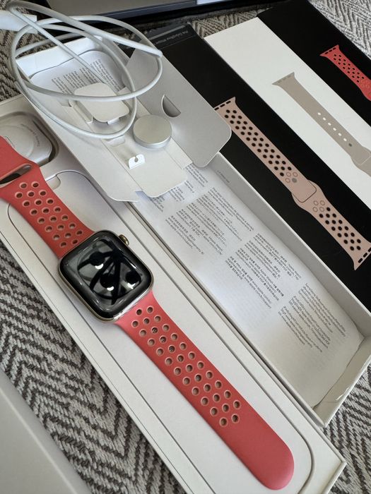 Apple watch series8 gps+cellular 45 mm Gold Stainless Steel Case