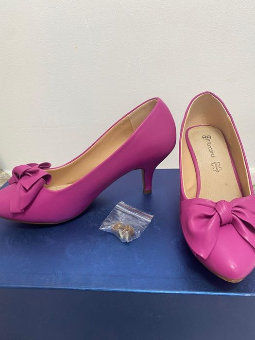 Продаётся женская обувь!