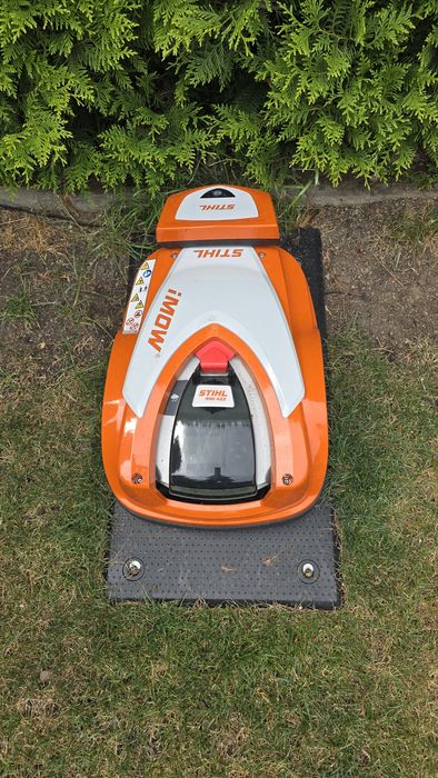 Robot gazon imobiliar stihl