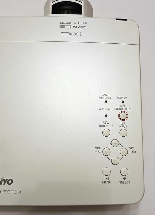 Proiector Sanyo PLC-XU301