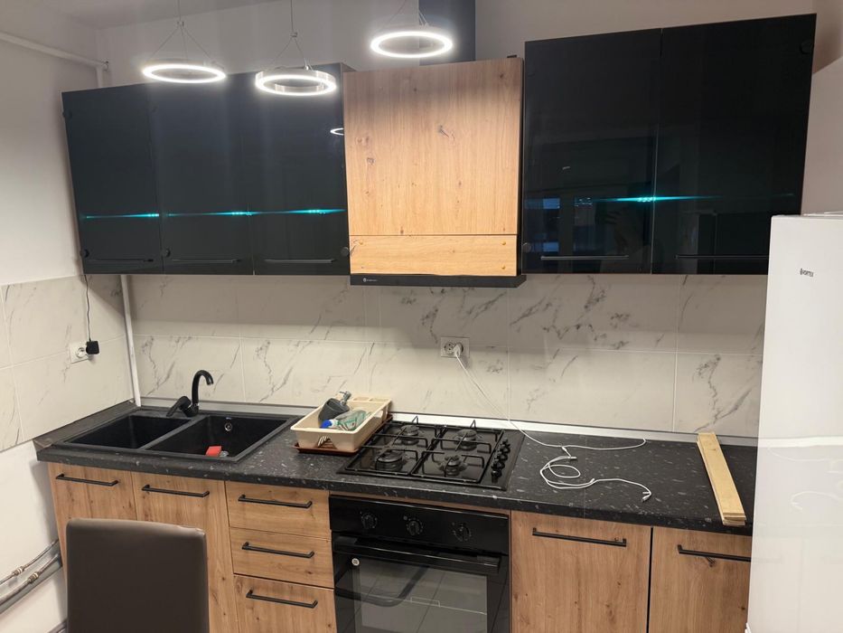 Inchiriez Apartament bloc Himson