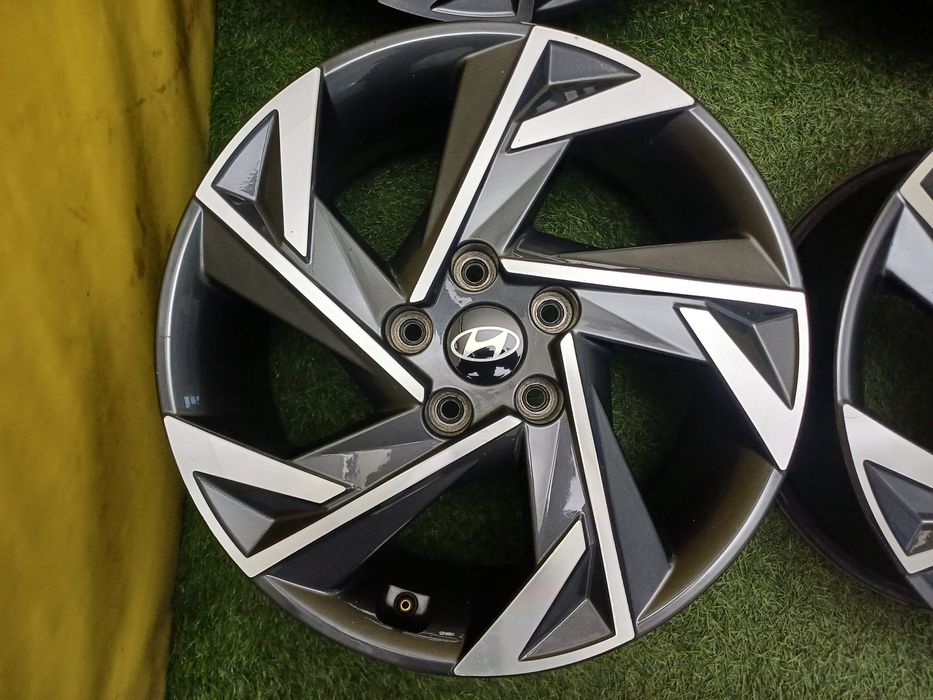 Диски R17 5x114.3 на Hyundai и другие.