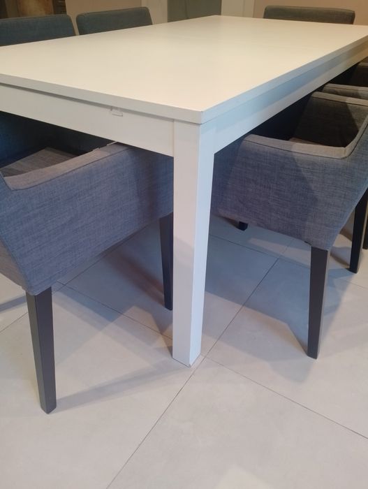 Маса за трапезсрия с 6 стола и бонус 4 стола за бар плот