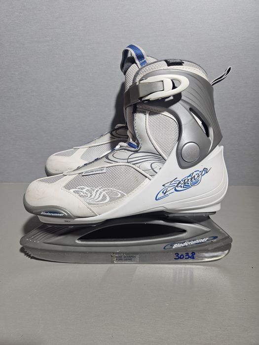 Patine 3038 gheata patinaj artistic Bladerunner    marime  39  ( 25   cm lungime interioara).