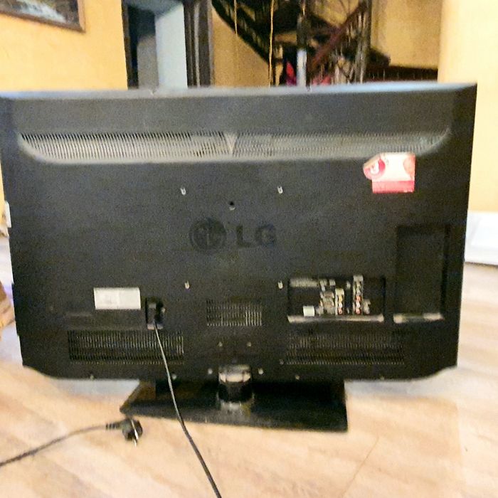 Телевизор LG 1 метр плоский