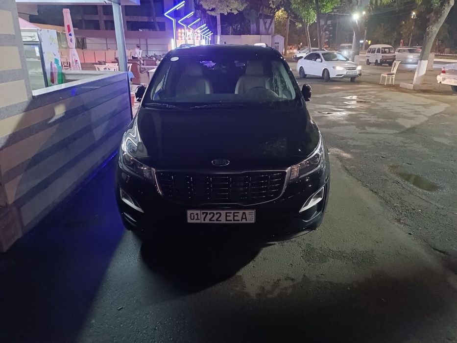 Kia avto mashinasi sotiladi