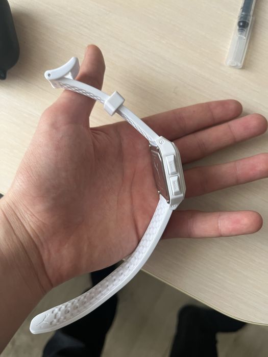 Продам оригинальные часы