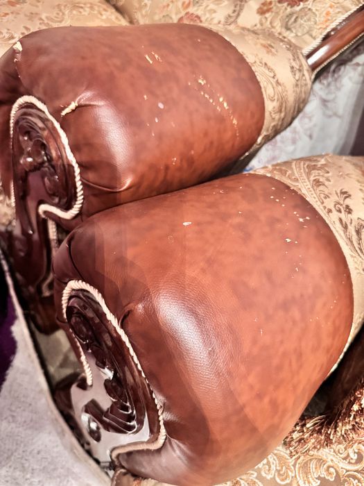 Комплект мягкой мебели с журнальным столиком для зала, гостиной