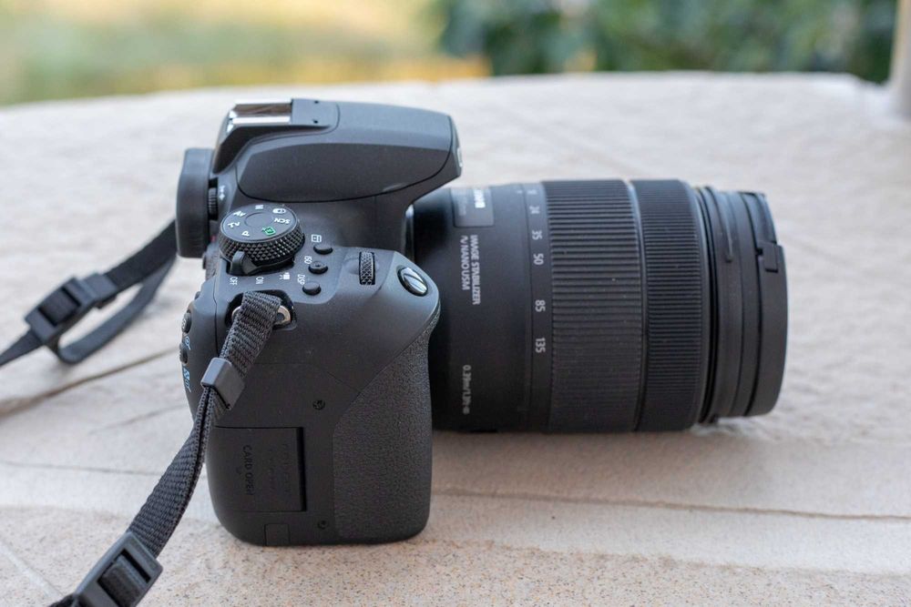 Canon eos 850d + Canon 18-135