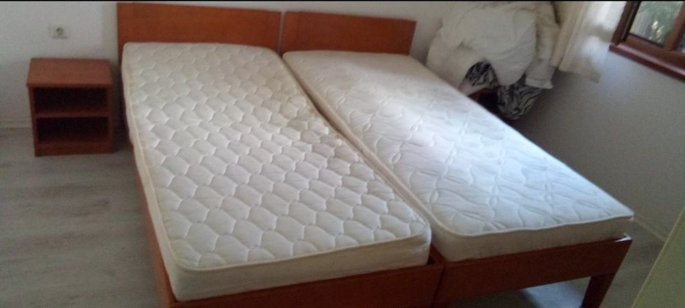 Кревати с двулицеви матраци