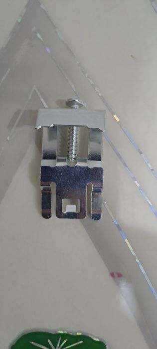 Продам крепёж для врезной мойки