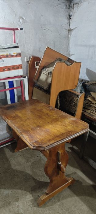 Продам кухонный уголок со столом