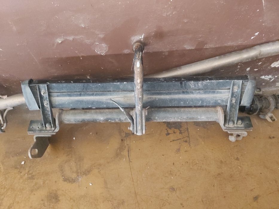 Оригинален теглич и резервоар  със степенка Тойота Рав 4 2003 година