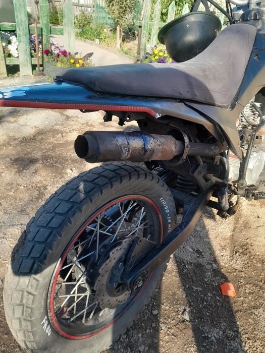 Черный Эндуро 250 куб