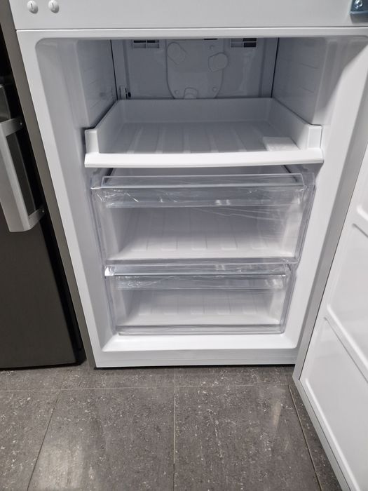 Хладилник с фризер Hanseatic A++ Нов