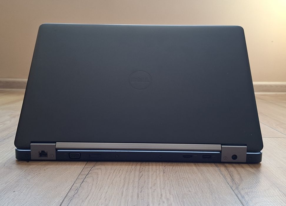 15.6' Touch Dell 5570 i7-6820HQ/32GB/AMD R7 2GB GDDR5/1TB SSD/IPS/Бат.5ч.