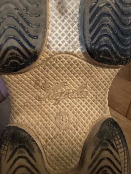 Продамс сандали 38-39 рр