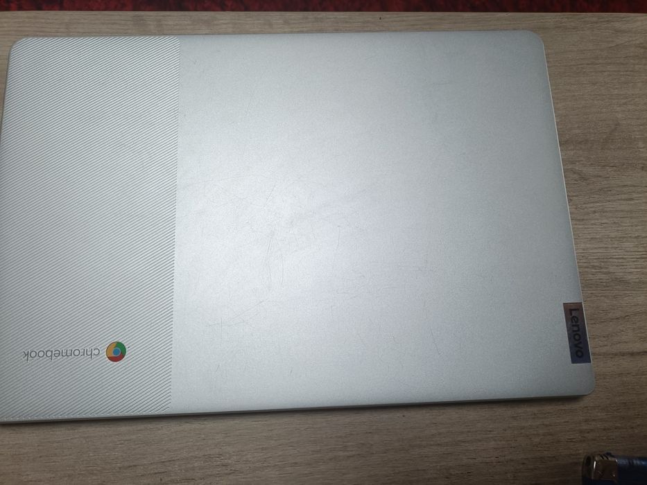 Vând laptop Lenovo chromebook