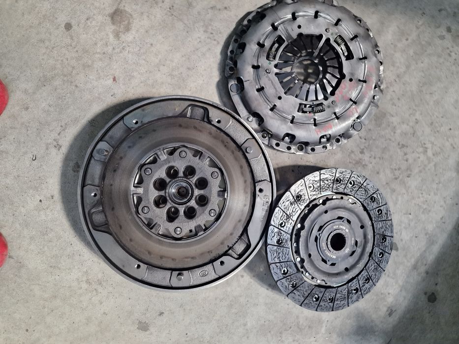 Ambreiaj volanta disc placa bmw e90 e91 e92 e60 e61 e87 n47 177cp x1