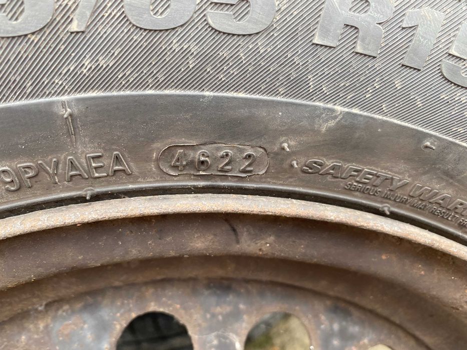 летни гуми за автомобил 195/65/R15 + джанти