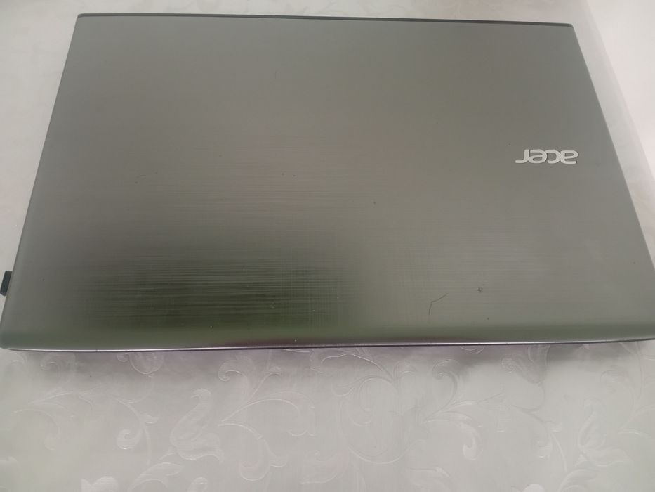 Notbuk Acer.